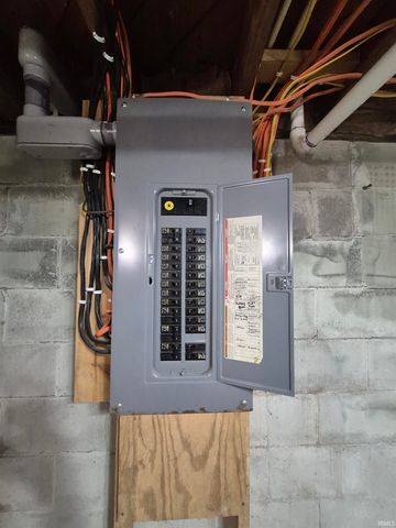 136 E Victoria Street, South Bend, IN 46614