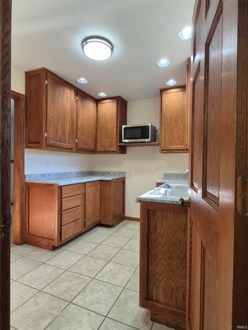 136 E Victoria Street, South Bend, IN 46614