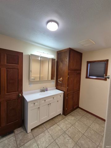 136 E Victoria Street, South Bend, IN 46614