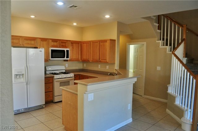 2348 Yellowstone Creek Drive 102, Las Vegas, NV 89183