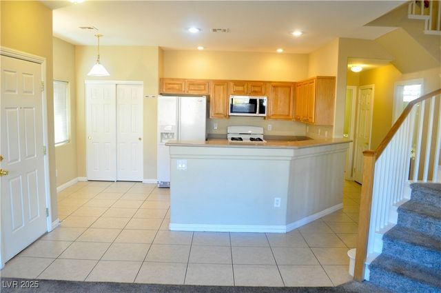 2348 Yellowstone Creek Drive 102, Las Vegas, NV 89183