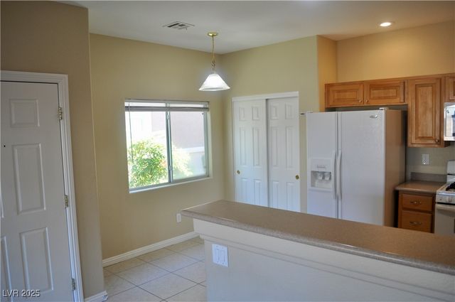 2348 Yellowstone Creek Drive 102, Las Vegas, NV 89183