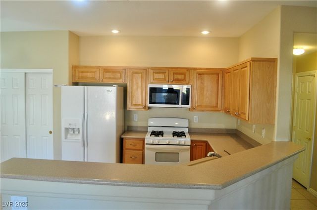 2348 Yellowstone Creek Drive 102, Las Vegas, NV 89183