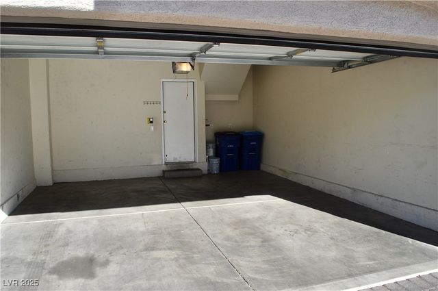 2348 Yellowstone Creek Drive 102, Las Vegas, NV 89183