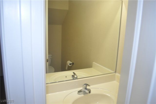 2348 Yellowstone Creek Drive 102, Las Vegas, NV 89183