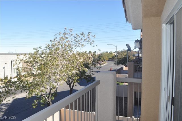 2348 Yellowstone Creek Drive 102, Las Vegas, NV 89183