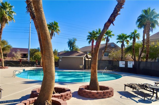 2348 Yellowstone Creek Drive 102, Las Vegas, NV 89183