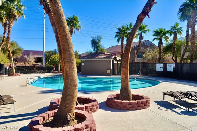 2348 Yellowstone Creek Drive 102, Las Vegas, NV 89183