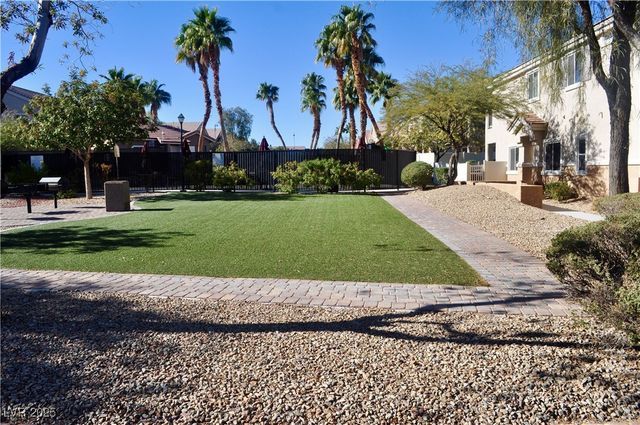 2348 Yellowstone Creek Drive 102, Las Vegas, NV 89183