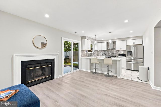 56 WOODMILL DR, Clementon, NJ 08021