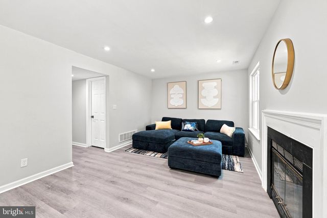 56 WOODMILL DR, Clementon, NJ 08021