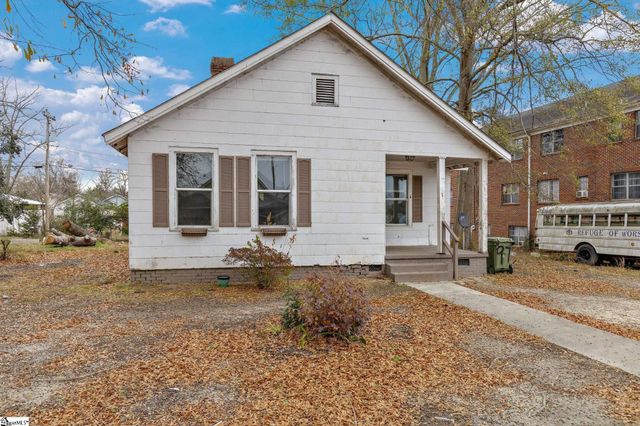 97 Palmetto Street, Clinton, SC 29325