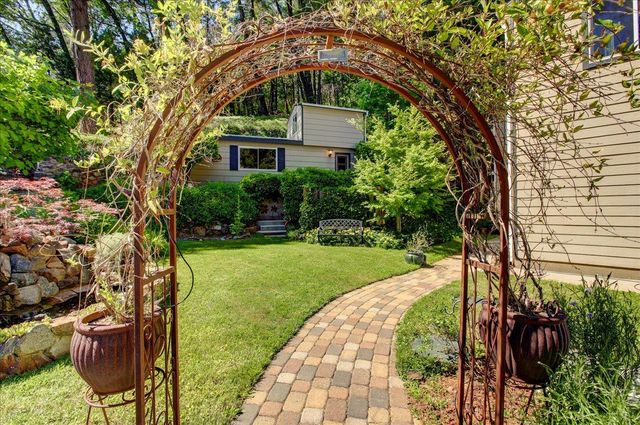 13784 Greenhorn Rd, Grass Valley, CA 95945