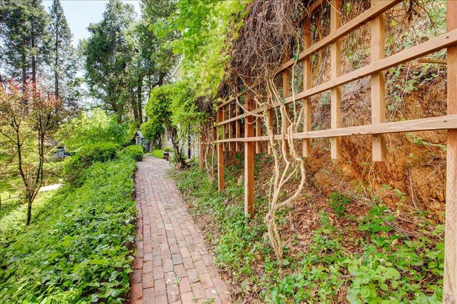 13784 Greenhorn Rd, Grass Valley, CA 95945