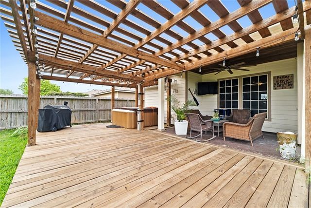 1902 COTTONWOOD Dr, Portland, TX 78374