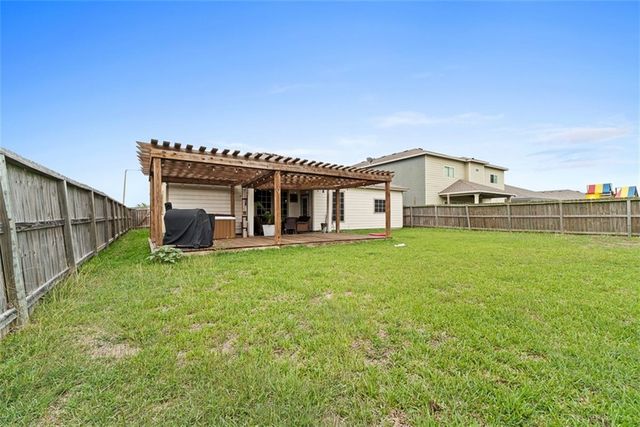 1902 COTTONWOOD Dr, Portland, TX 78374