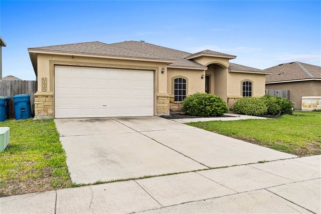 1902 COTTONWOOD Dr, Portland, TX 78374