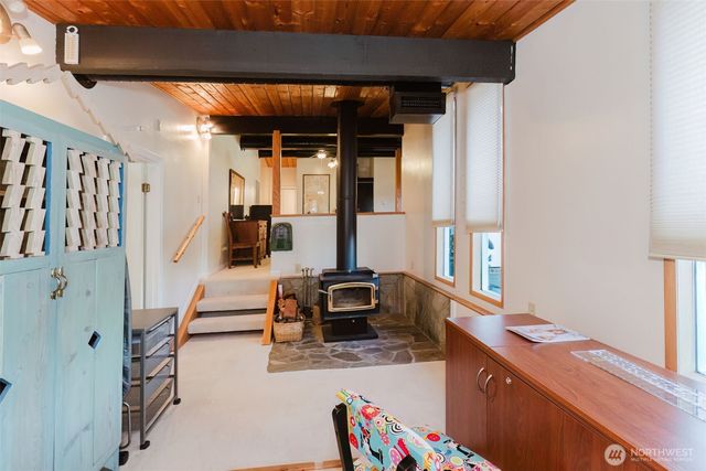 1046 Puget Drive SE, Port Orchard, WA 98366