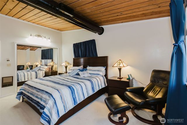 1046 Puget Drive SE, Port Orchard, WA 98366