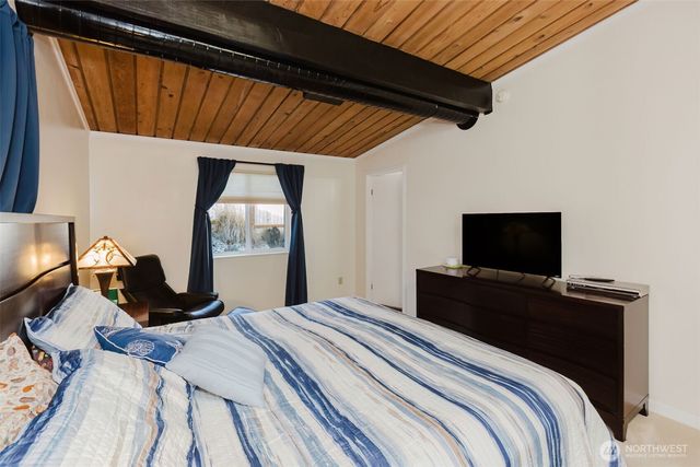 1046 Puget Drive SE, Port Orchard, WA 98366