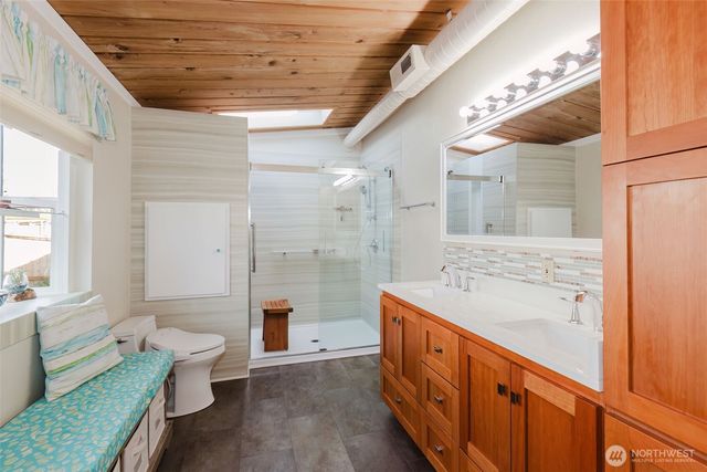 1046 Puget Drive SE, Port Orchard, WA 98366