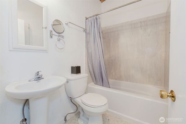 1046 Puget Drive SE, Port Orchard, WA 98366