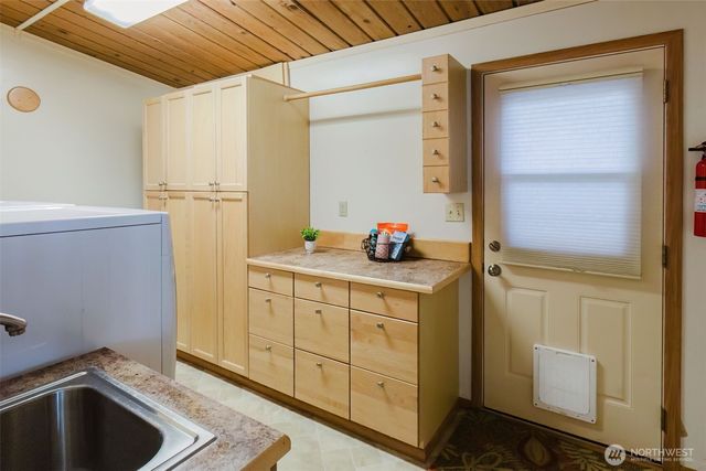 1046 Puget Drive SE, Port Orchard, WA 98366