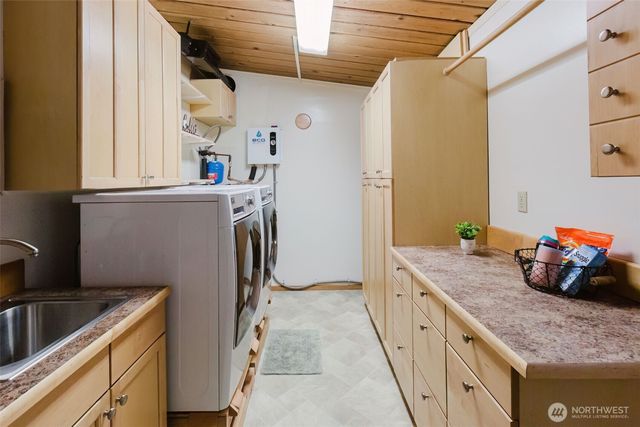 1046 Puget Drive SE, Port Orchard, WA 98366