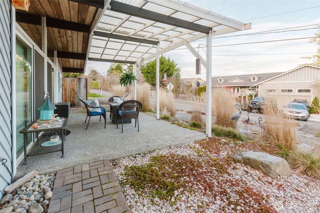 1046 Puget Drive SE, Port Orchard, WA 98366