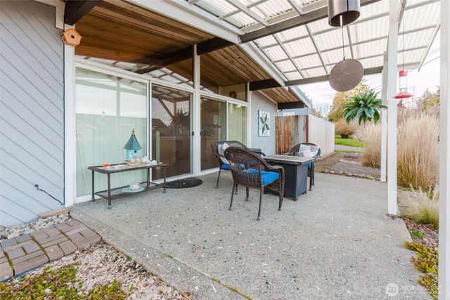 1046 Puget Drive SE, Port Orchard, WA 98366