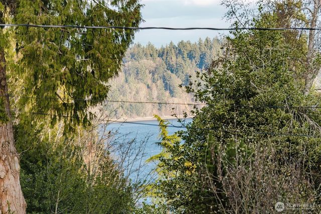 1046 Puget Drive SE, Port Orchard, WA 98366