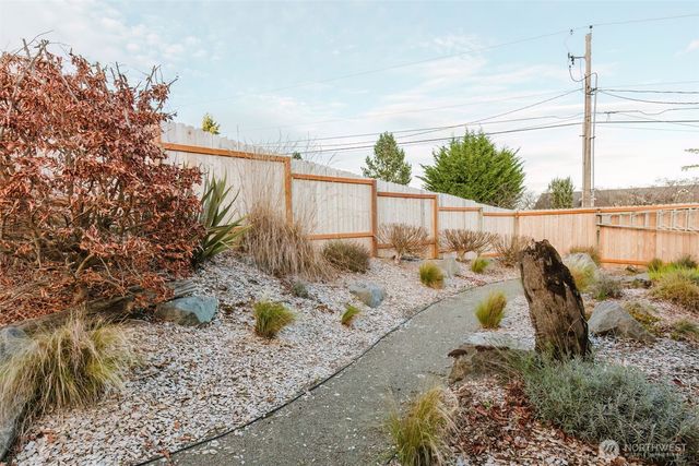 1046 Puget Drive SE, Port Orchard, WA 98366