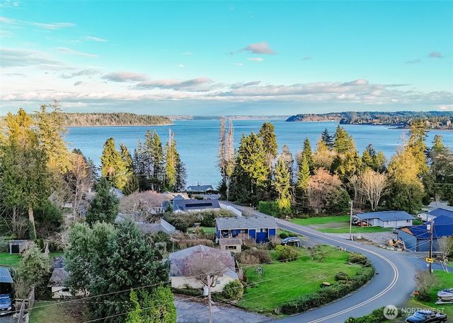 1046 Puget Drive SE, Port Orchard, WA 98366