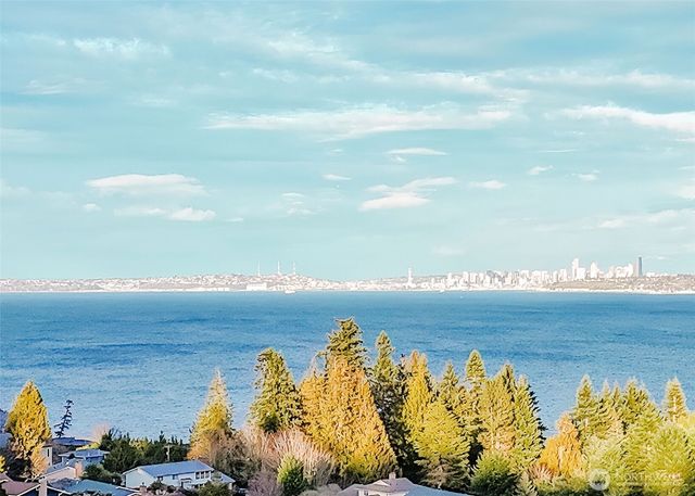 1046 Puget Drive SE, Port Orchard, WA 98366