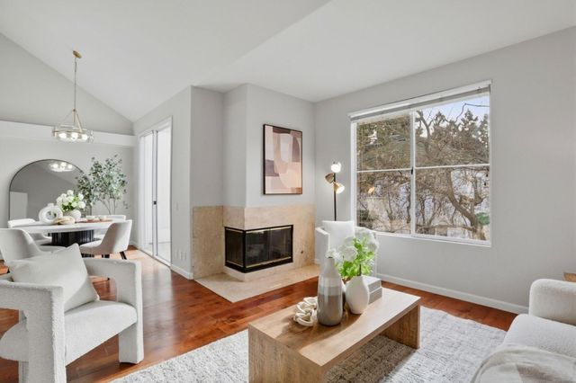 455 Navaro Way 203, San Jose, CA 95134
