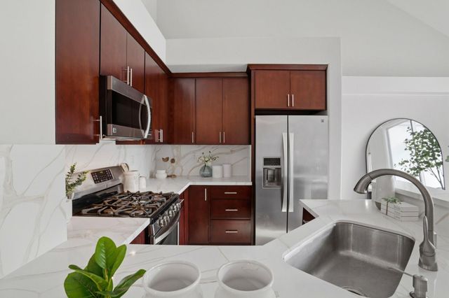 455 Navaro Way 203, San Jose, CA 95134