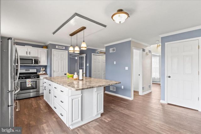 3296 RAINTREE RD, York, PA 17404