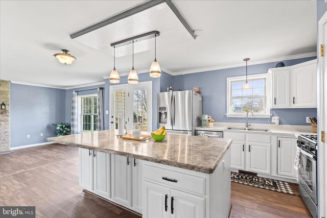 3296 RAINTREE RD, York, PA 17404