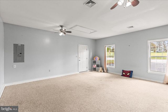 3296 RAINTREE RD, York, PA 17404