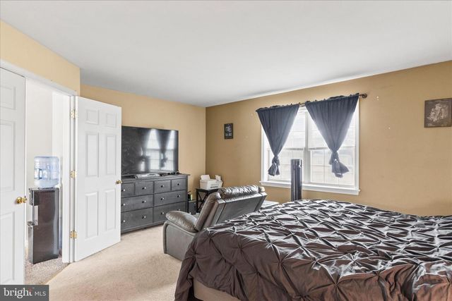 3296 RAINTREE RD, York, PA 17404