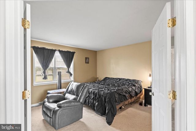 3296 RAINTREE RD, York, PA 17404