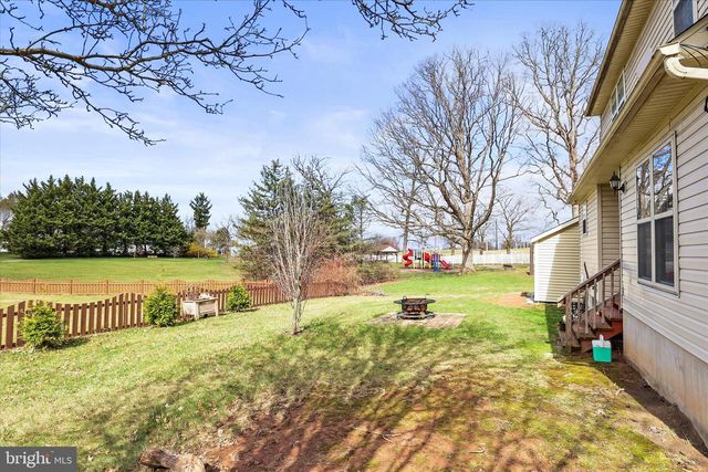 3296 RAINTREE RD, York, PA 17404