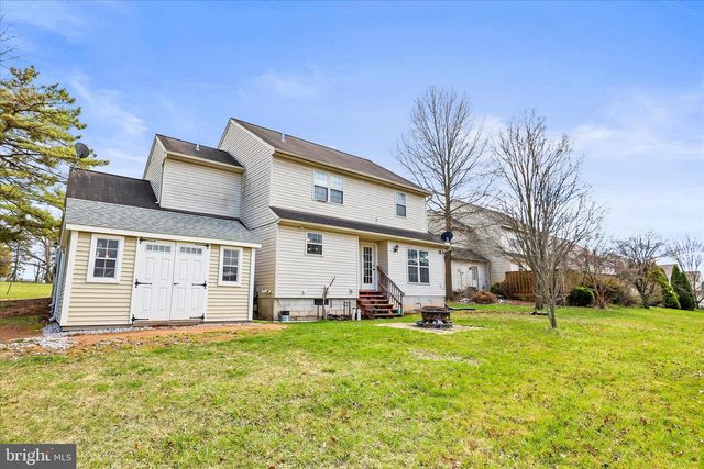 3296 RAINTREE RD, York, PA 17404