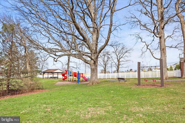 3296 RAINTREE RD, York, PA 17404