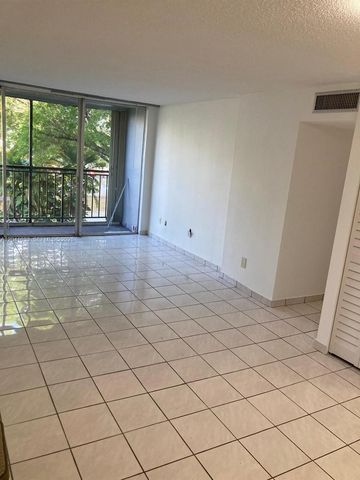 210 Fontainebleau Boulevard 306, Miami, FL 33172