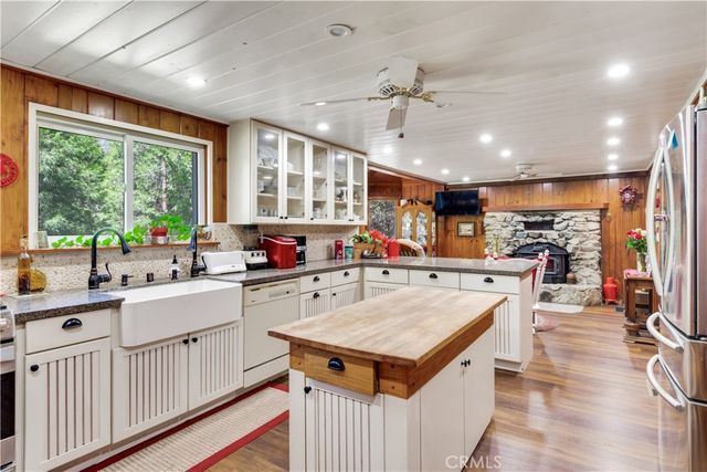 9091 Mountain View Drive, Forest Falls, CA 92339
