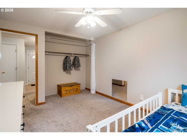 1318 Se BEAVER CREEK Ln, Troutdale, OR 97060