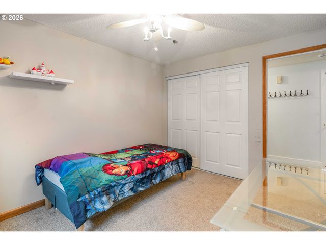 1318 Se BEAVER CREEK Ln, Troutdale, OR 97060