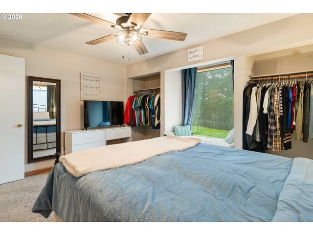 1318 Se BEAVER CREEK Ln, Troutdale, OR 97060