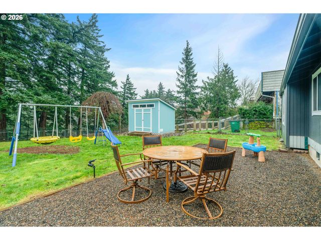 1318 Se BEAVER CREEK Ln, Troutdale, OR 97060